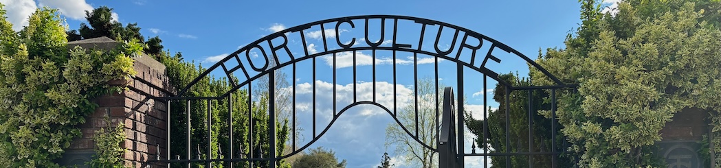 Photo of the Horticulture gate at SUNY Farmingdale